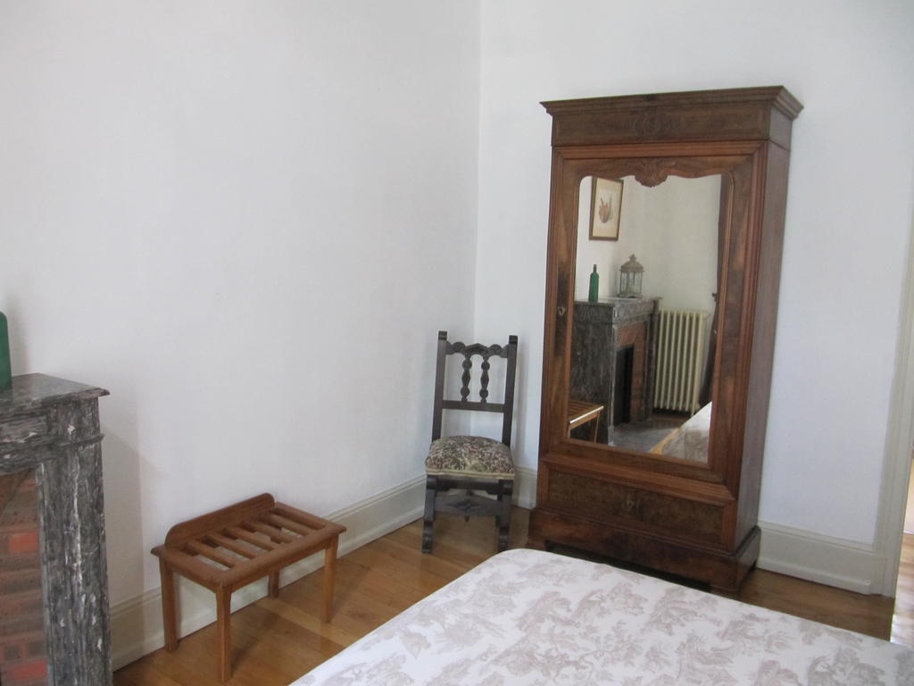 L'Echauguette Isserpent Bed & Breakfast Phòng bức ảnh
