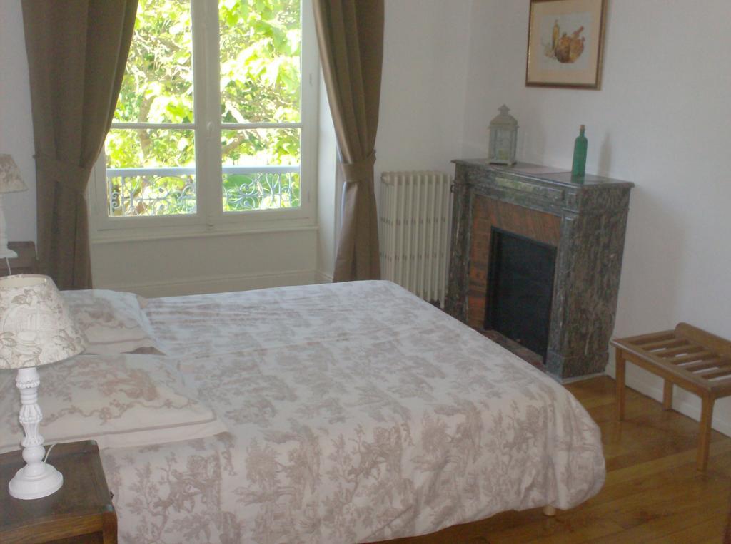 L'Echauguette Isserpent Bed & Breakfast Phòng bức ảnh