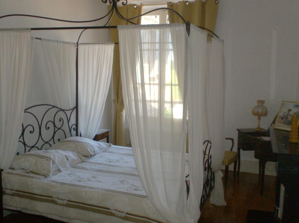 L'Echauguette Isserpent Bed & Breakfast Ngoại thất bức ảnh