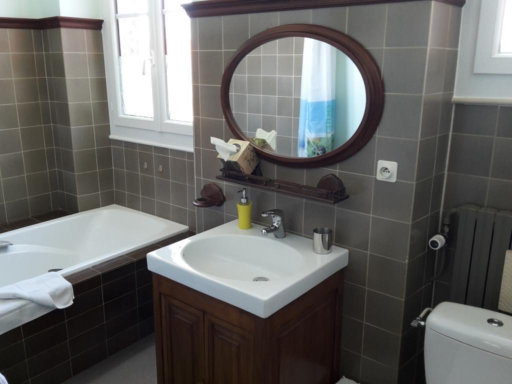 L'Echauguette Isserpent Bed & Breakfast Ngoại thất bức ảnh