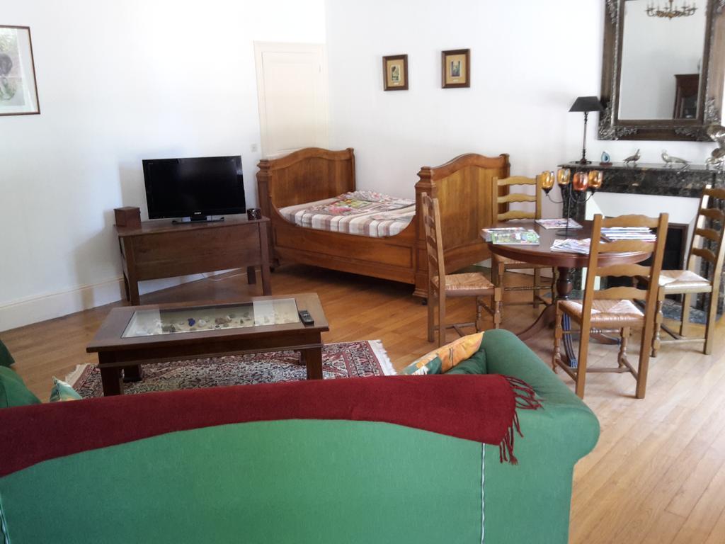 L'Echauguette Isserpent Bed & Breakfast Ngoại thất bức ảnh